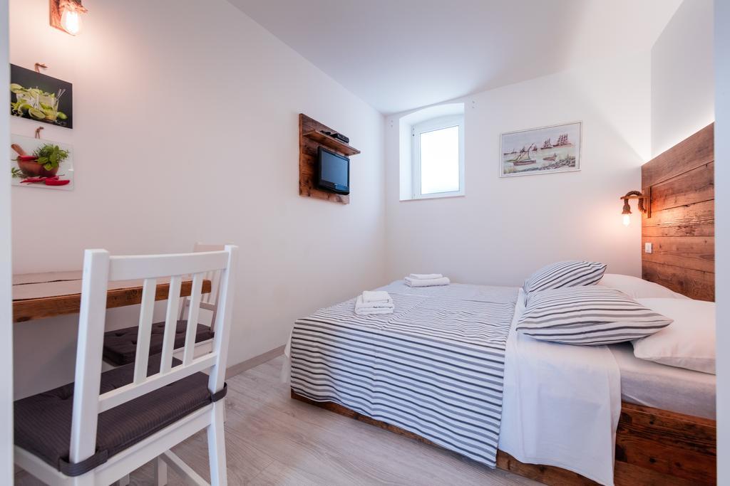 Apartments Sole คอมีชา ภายนอก รูปภาพ